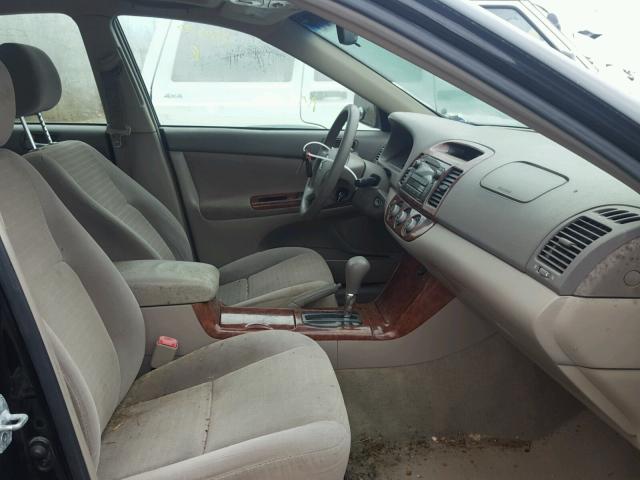 4T1BE32K55U097668 - 2005 TOYOTA CAMRY LE შავი ფოტო 5