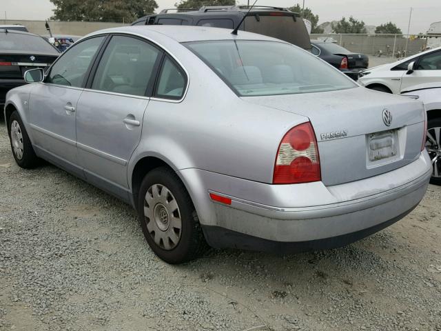 WVWPD63B02P364075 - 2002 VOLKSWAGEN PASSAT GLS SILVER photo 3