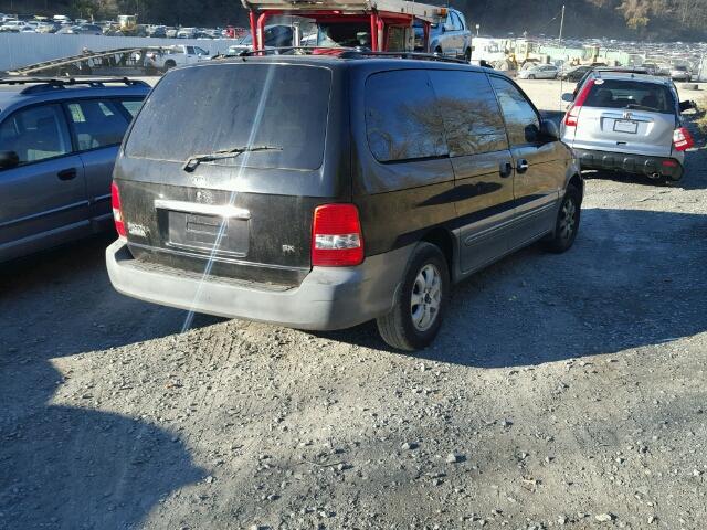 KNDUP131546521127 - 2004 KIA SEDONA EX BLACK photo 4