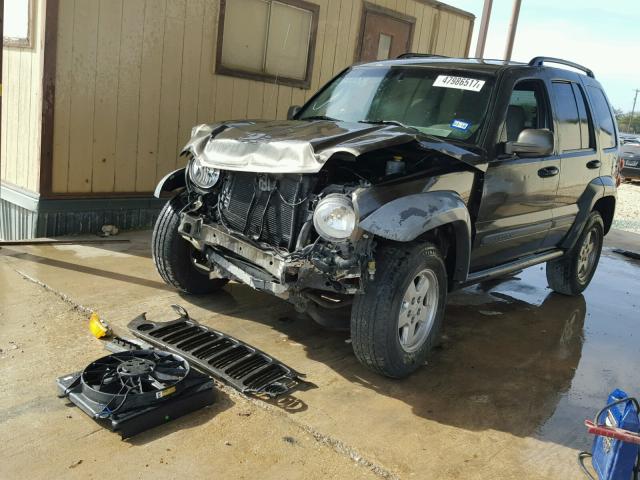 1J4GK48K75W585678 - 2005 JEEP LIBERTY SP GRAY photo 2