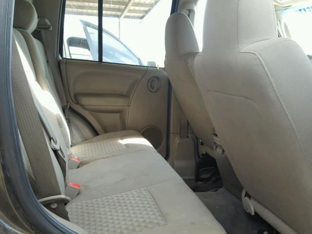 1J4GK48K75W585678 - 2005 JEEP LIBERTY SP GRAY photo 6