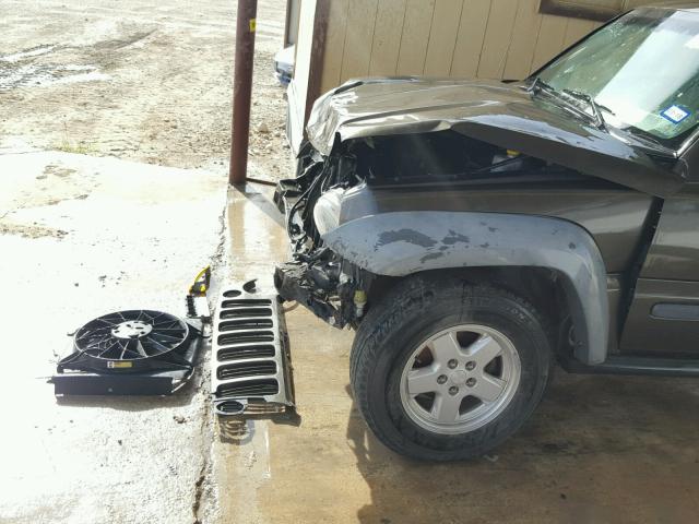 1J4GK48K75W585678 - 2005 JEEP LIBERTY SP GRAY photo 9