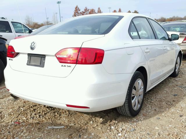 3VWDP7AJ3DM415939 - 2013 VOLKSWAGEN JETTA SE WHITE photo 4