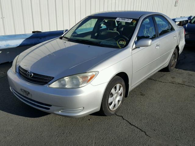 4T1BE30K14U898938 - 2004 TOYOTA CAMRY LE SILVER photo 2