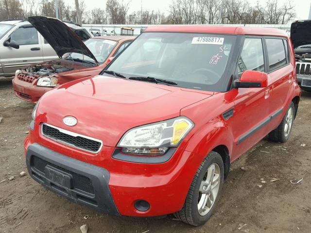 KNDJT2A27A7138358 - 2010 KIA SOUL + RED photo 2