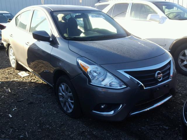 3N1CN7AP3HL842660 - 2017 NISSAN VERSA S GRAY photo 1