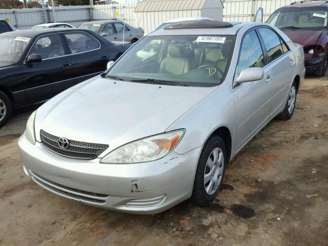 4T1BE32K93U692195 - 2003 TOYOTA CAMRY LE GRAY photo 2