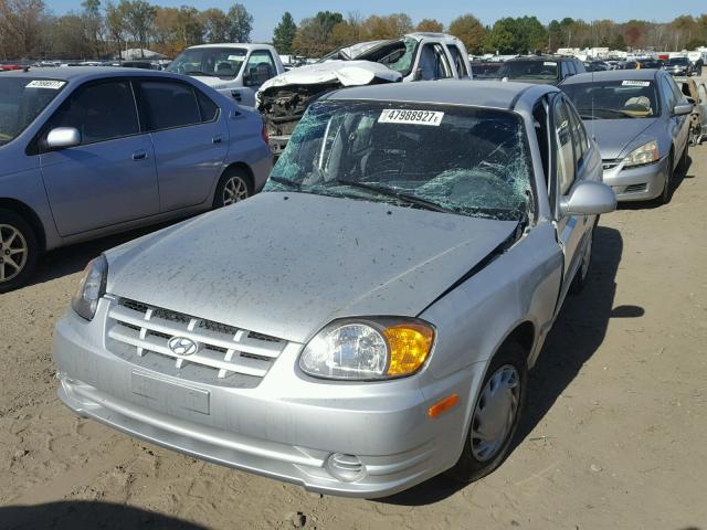 KMHCG45C25U654304 - 2005 HYUNDAI ACCENT GL SILVER photo 2