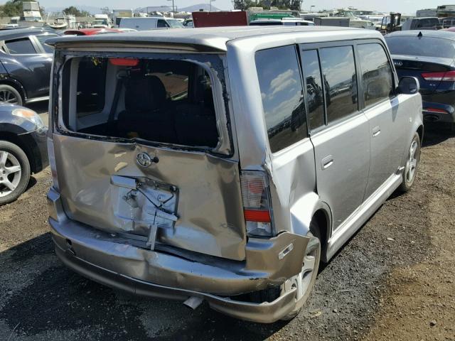 JTLKT324554001621 - 2005 TOYOTA SCION XB Gris foto 4