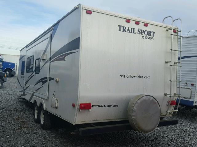 51V1M1G22CW351658 - 2012 R-VI TRAIL-SPOR WHITE photo 3