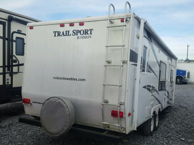 51V1M1G22CW351658 - 2012 R-VI TRAIL-SPOR WHITE photo 4