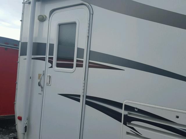 51V1M1G22CW351658 - 2012 R-VI TRAIL-SPOR WHITE photo 6