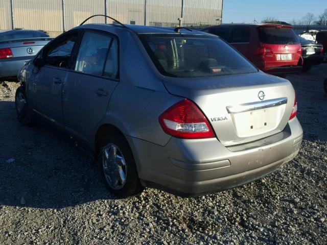 3N1BC1AP5BL448762 - 2011 NISSAN VERSA S GRAY photo 3