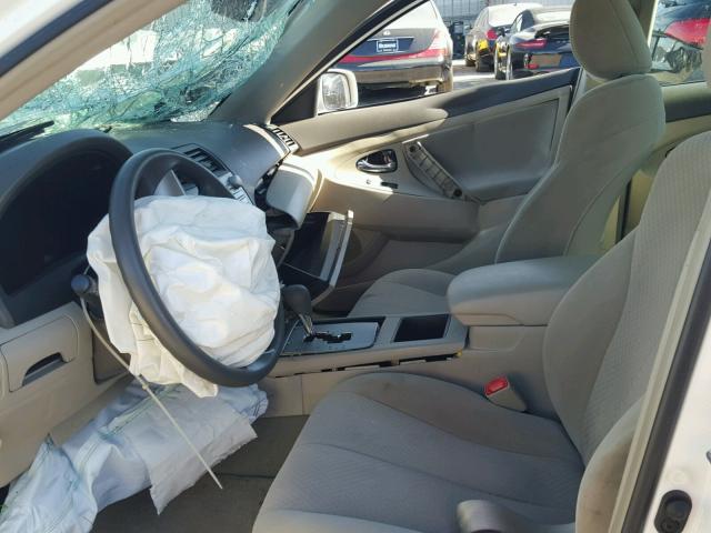 4T4BE46K09R137151 - 2009 TOYOTA CAMRY BASE WHITE photo 5