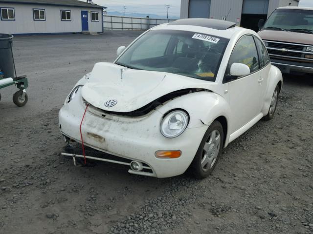 3VWCA21C8YM426684 - 2000 VOLKSWAGEN NEW BEETLE 白色 照片 2
