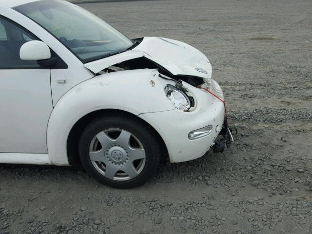3VWCA21C8YM426684 - 2000 VOLKSWAGEN NEW BEETLE 白色 照片 9