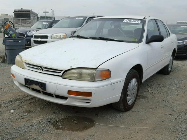 JT2BG12K7T0372571 - 1996 TOYOTA CAMRY DX WHITE photo 2