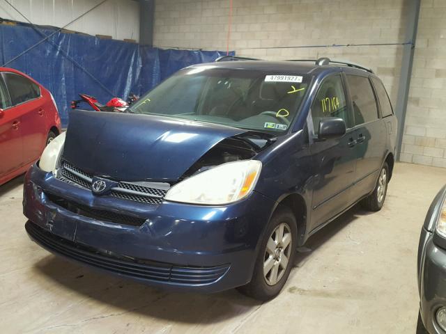 5TDZA23C05S306870 - 2005 TOYOTA SIENNA CE BLUE photo 2