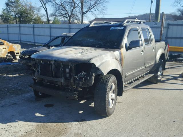 1N6AD07U75C464813 - 2005 NISSAN FRONTIER C CHARCOAL photo 2