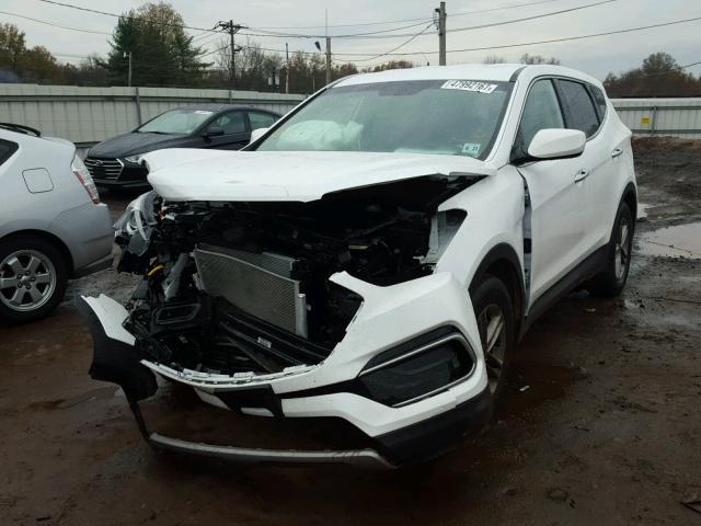 5XYZTDLB9HG387267 - 2017 HYUNDAI SANTA FE S WHITE photo 2