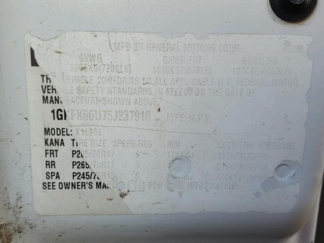 1GKFK66U75J237916 - 2005 GMC YUKON XL D WHITE photo 10