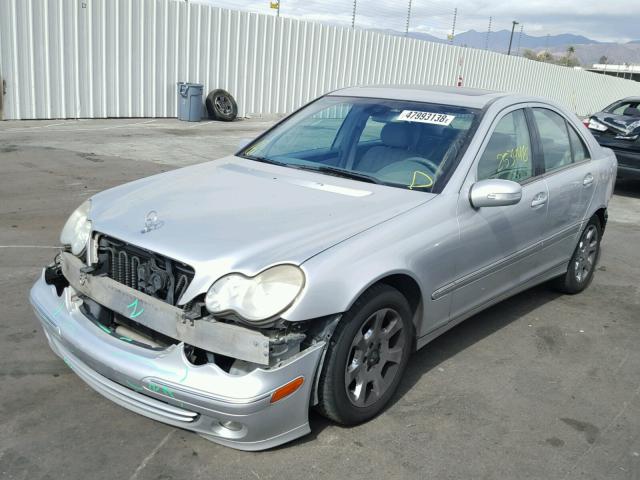 WDBRF61J05A653444 - 2005 MERCEDES-BENZ C 240 SILVER photo 2