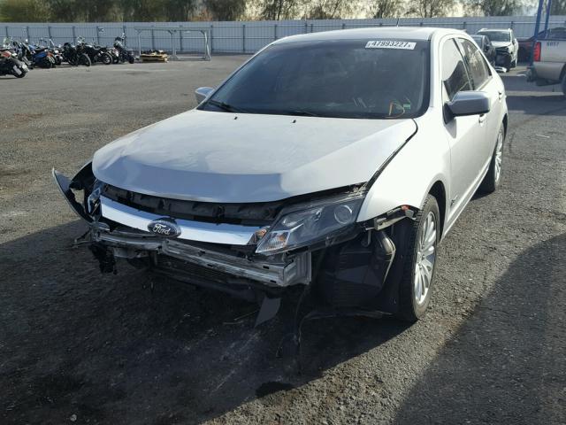 3FADP0L39AR324624 - 2010 FORD FUSION HYB SILVER photo 2