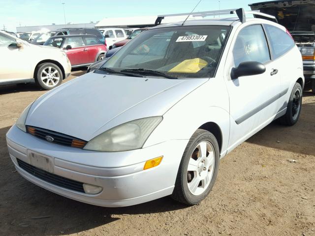 3FAFP31393R133351 - 2003 FORD FOCUS ZX3 SILVER photo 2