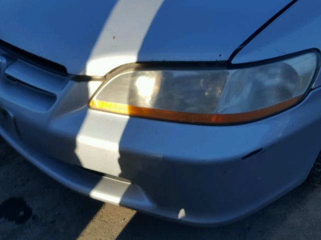 1HGCF8645YA035676 - 2000 HONDA ACCORD DX SILVER photo 9