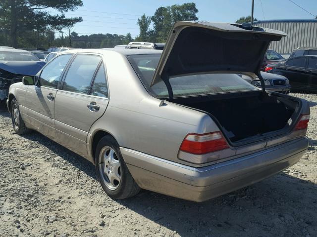 WDBGA33G7VA358931 - 1997 MERCEDES-BENZ S 320 SILVER photo 3