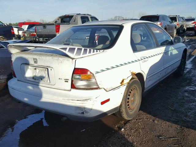 JHMCD5650RC055155 - 1994 HONDA ACCORD EX WHITE photo 4