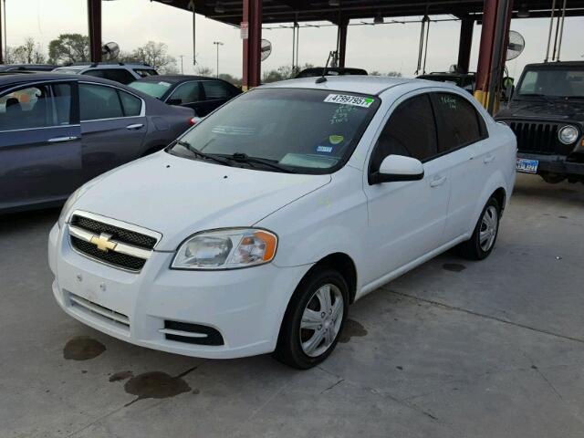 KL1TD5DE4BB245063 - 2011 CHEVROLET AVEO LS WHITE photo 2