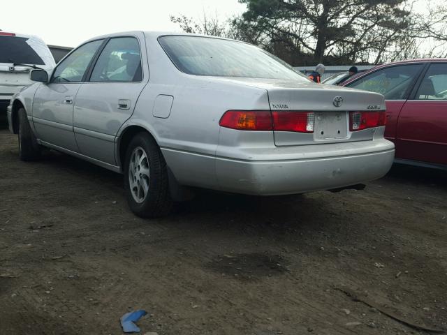 4T1BF22K11U961746 - 2001 TOYOTA CAMRY LE ვერცხლისფერი ფოტო 3