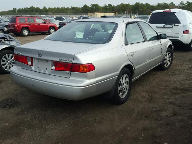 4T1BF22K11U961746 - 2001 TOYOTA CAMRY LE ვერცხლისფერი ფოტო 4