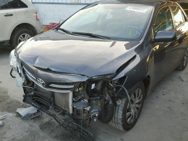 2T1BU4EE3DC945304 - 2013 TOYOTA COROLLA BA GRAY photo 9