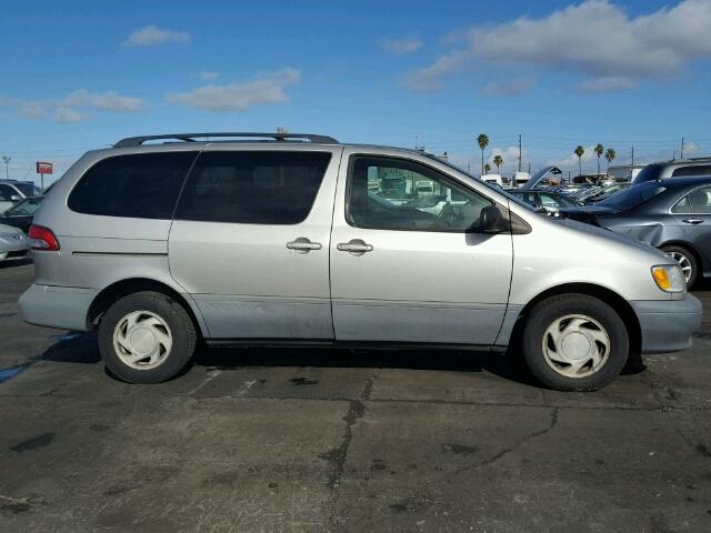 4T3ZF13C61U376720 - 2001 TOYOTA SIENNA LE GRAY photo 9