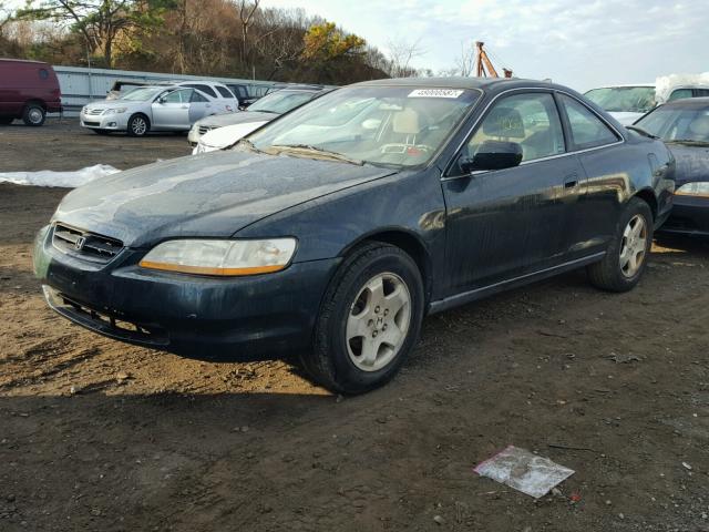 1HGCG2247YA009306 - 2000 HONDA ACCORD LX BLACK photo 2