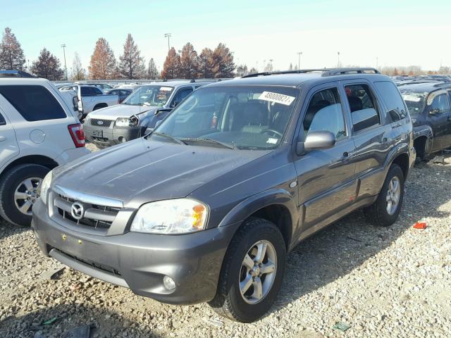 4F2CZ06165KM32588 - 2005 MAZDA TRIBUTE S GRAY photo 2