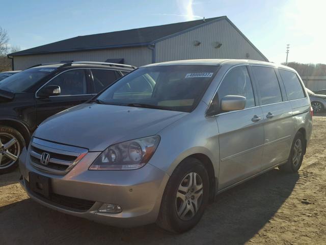 5FNRL38856B105959 - 2006 HONDA ODYSSEY TO SILVER photo 2