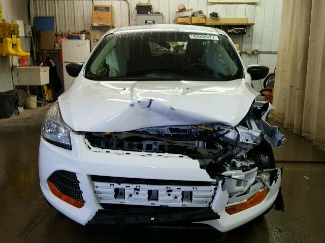 1FMCU0F76EUE00596 - 2014 FORD ESCAPE S WHITE photo 9