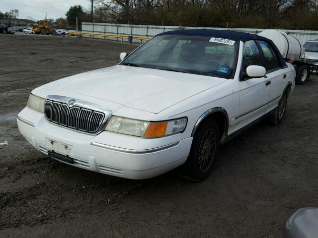 2MEFM74W2YX612315 - 2000 MERCURY GRAND MARQ WHITE photo 2