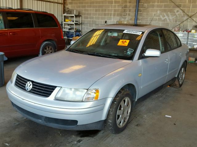 WVWMA63B7XE516304 - 1999 VOLKSWAGEN PASSAT GLS SILVER photo 2