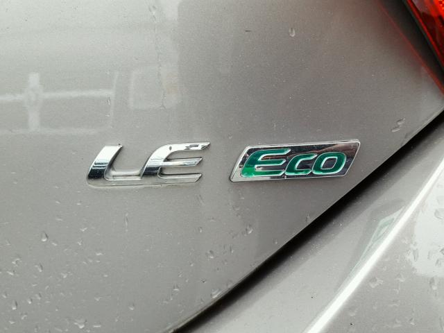 2T1BPRHE8GC565217 - 2016 TOYOTA COROLLA EC 银色 照片 9