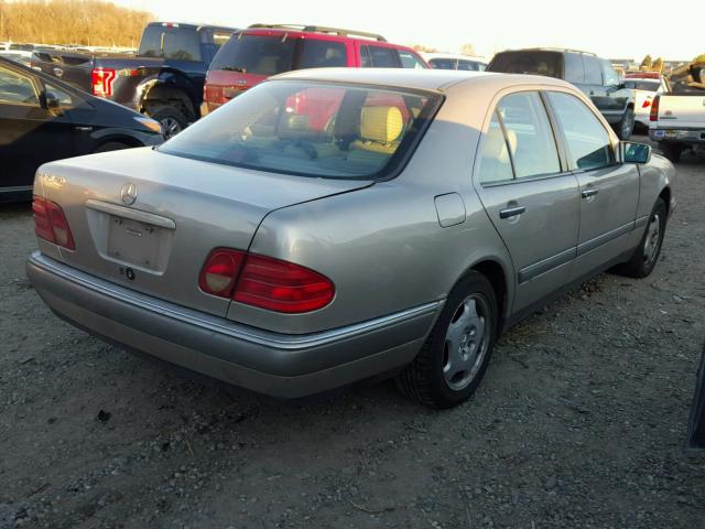 WDBJF72FXVA385872 - 1997 MERCEDES-BENZ E 420 SILVER photo 4