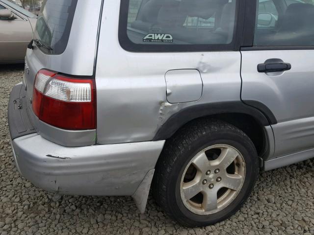 JF1SF65632H719843 - 2002 SUBARU FORESTER S 银色 照片 9