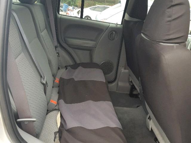 1J8GL38K65W617350 - 2005 JEEP LIBERTY RE 银色 照片 6