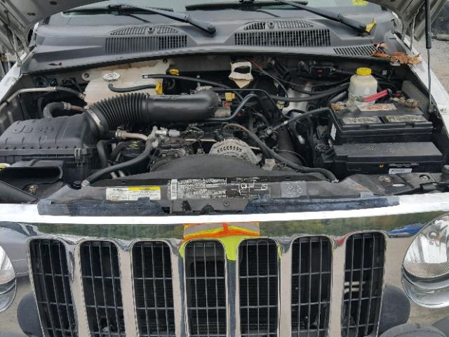1J8GL38K65W617350 - 2005 JEEP LIBERTY RE 银色 照片 7