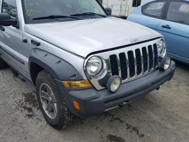 1J8GL38K65W617350 - 2005 JEEP LIBERTY RE 银色 照片 9