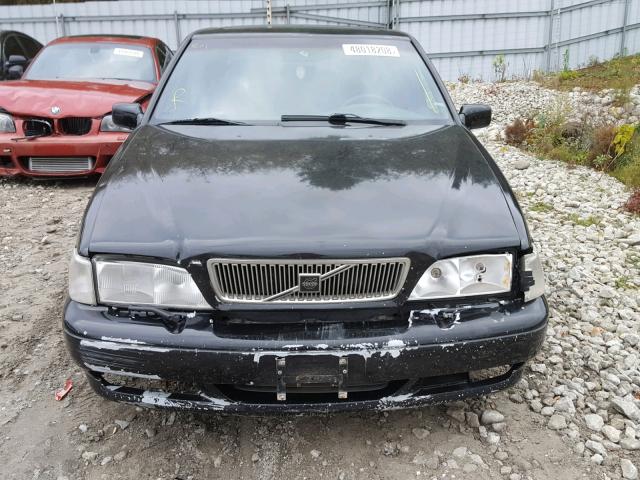 YV1LS558XW3526480 - 1998 VOLVO S70 BLACK photo 9