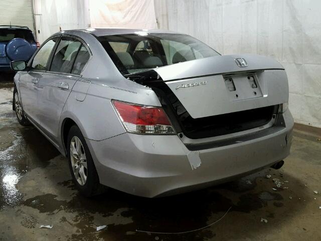 1HGCP2F49AA004107 - 2010 HONDA ACCORD LXP SILVER photo 3